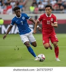 TA：因现代足球重视边路与攻防转换，菱形中场阵型已几乎绝迹