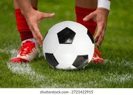 还有—绍尔／／[@-繁華依舊.]：03-04赛季拜仁首发：卡恩、萨尼奥尔、德米凯利斯、萨利哈米希奇、巴拉克、哈格里夫斯、马凯、圣克鲁斯……剩那仨忘了是谁了，可能有泽罗伯托